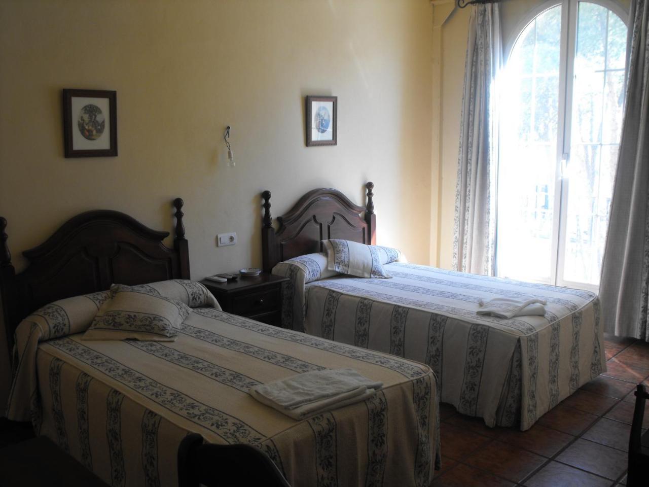 Hostal Nicol'S Hotel Luque Eksteriør billede