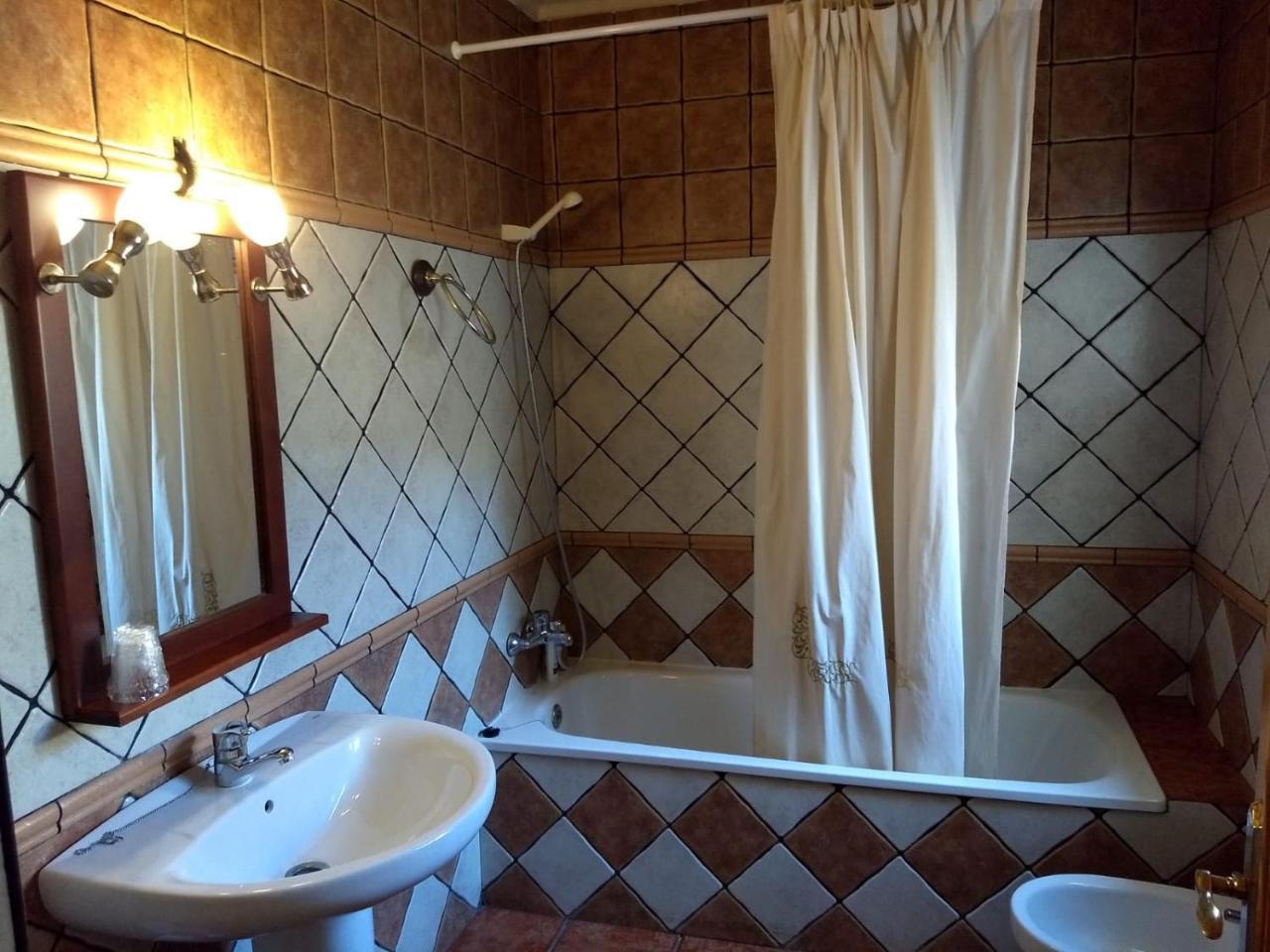 Hostal Nicol'S Hotel Luque Eksteriør billede